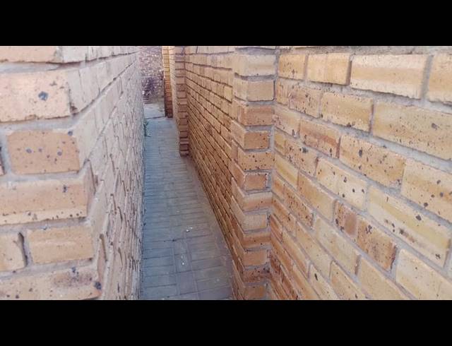 2 BEDROOM TOWNHOUSE FOR SALE IN EIKE PARK